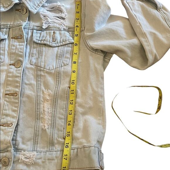 Sky and Sparrow Light wash Distressed Jean Jacket size medium - Picture 12 of 12